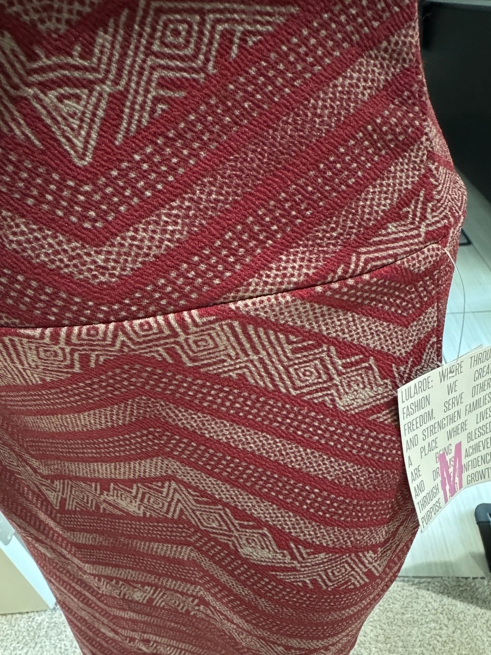 Lu La Roe: Women's Burgundy Patterned Pencil Midi Skirt - Picture 2 of 4